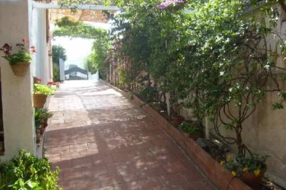 Villa stile Greco/ Mediterranea di mq 200, con interni eleganti, family friendly in Rosa Marina, Salento