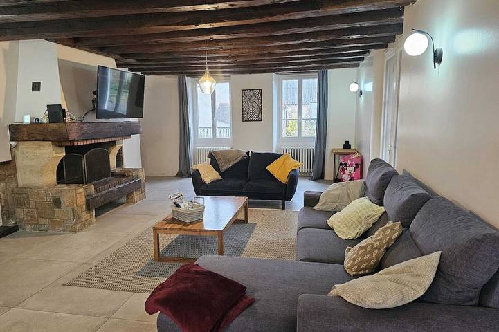 Location de vacances pour 8 personnes à Éguzon-Chantôme