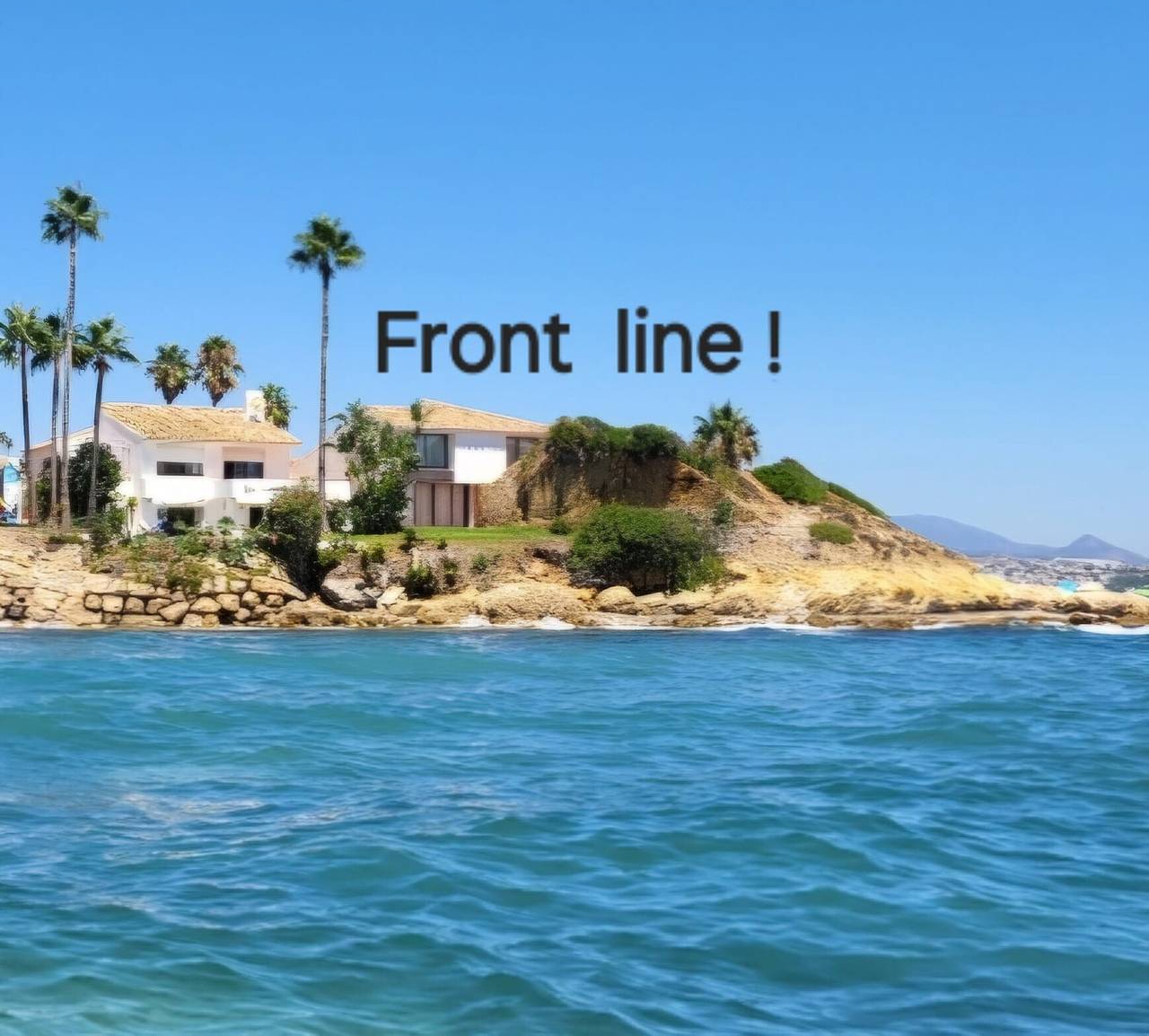 Villa 'Beachfront' with Sea View, Wi-Fi and Air Conditioning in Estepona, Costa del Sol