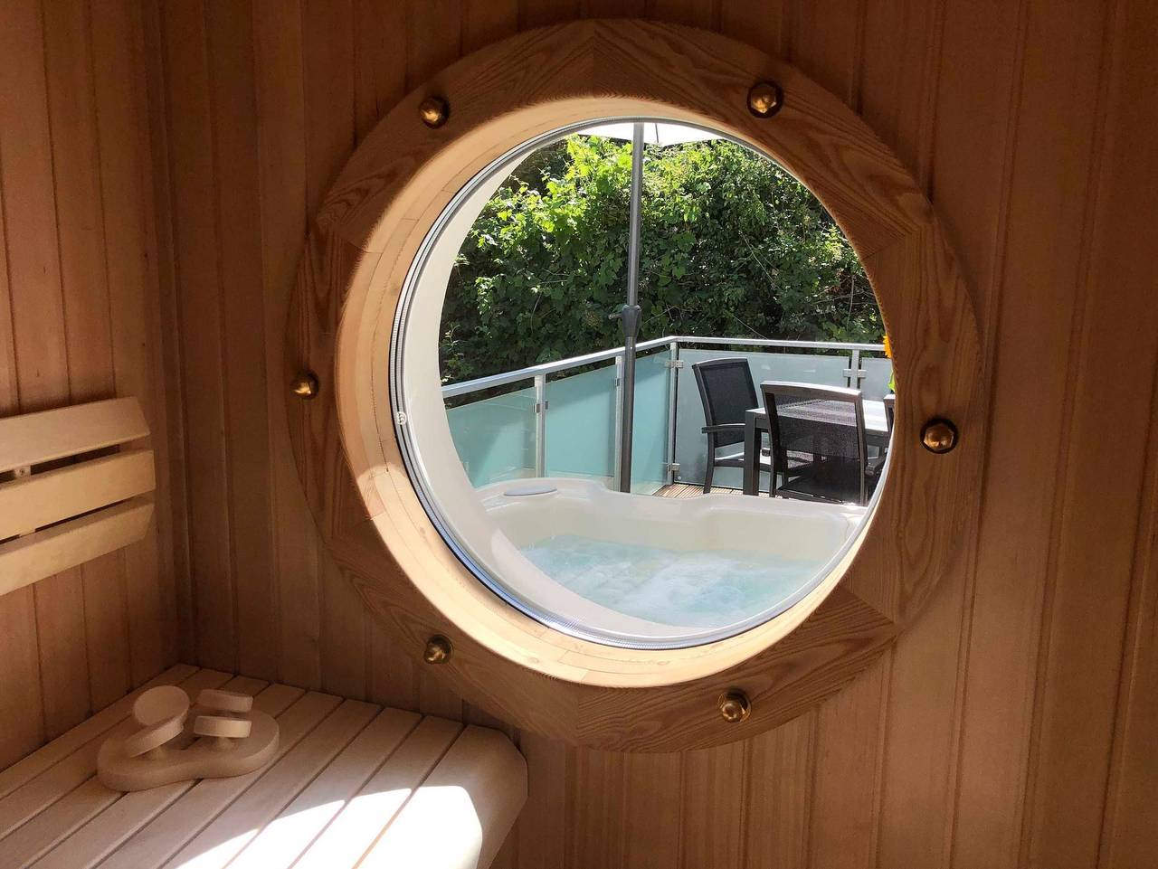 Ganze Ferienwohnung, Neu: Wellness Fh Kleine Rosenvilla - 150m zur Ostsee - Wellness Ferienhaus in der Sassnitzer Altstadt in Sassnitz, Nationalpark Jasmund