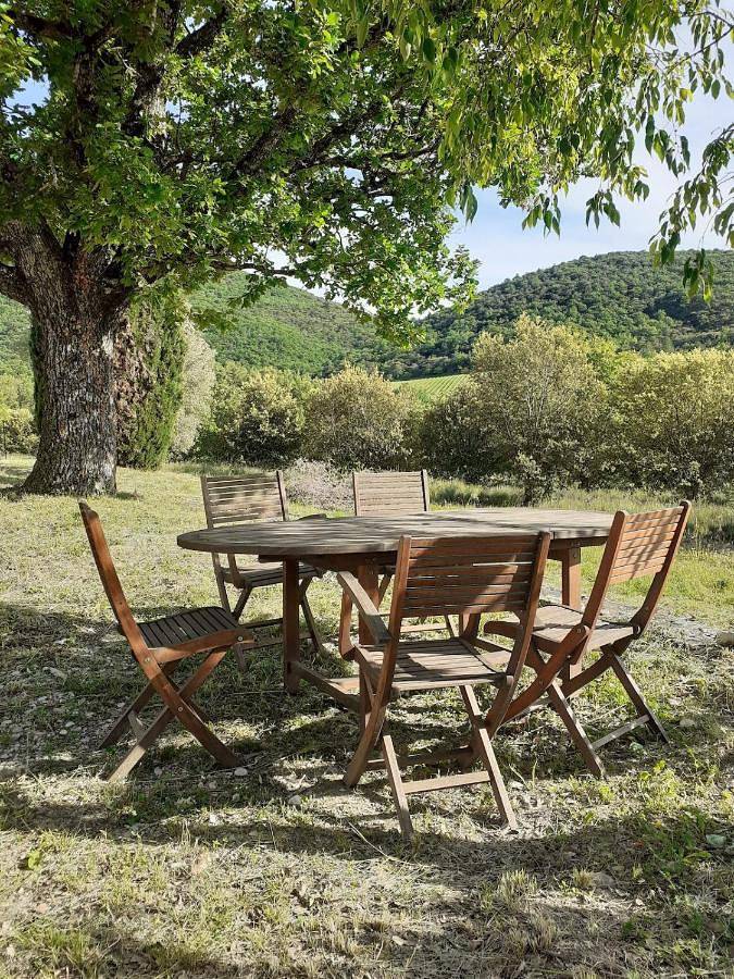 Location de vacances pour 6 personnes, avec jardin ainsi que vue et terrasse à Roche-Saint-Secret-Béconne - 4