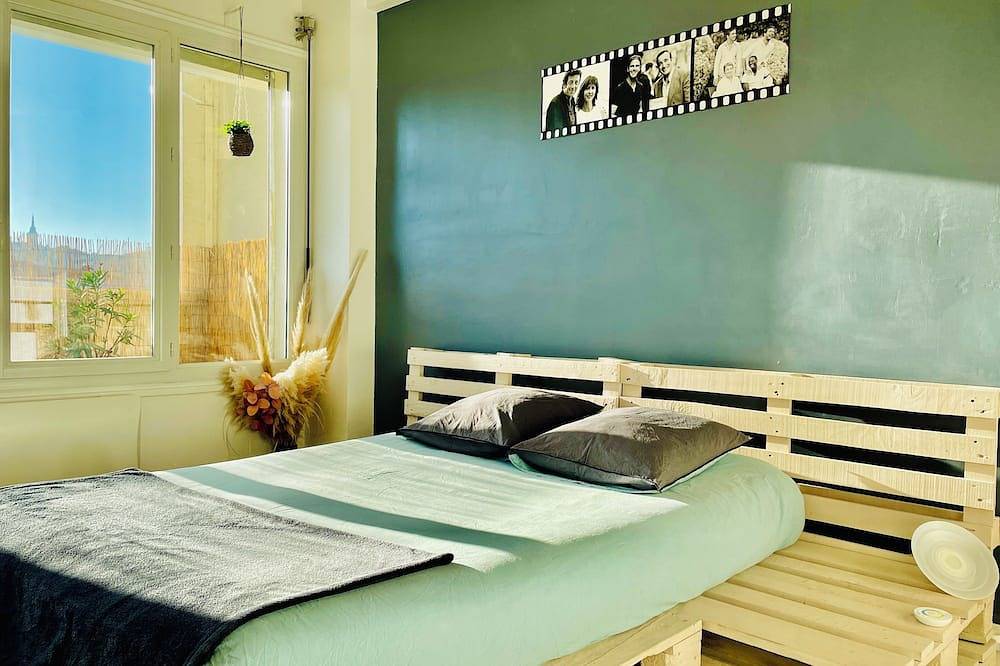 Entire apartment, Appart Lumineux Avec Balcon, vue Imprenable sur Angoulême à 2 pas de la Gare Tgv in Angoulême, Charente