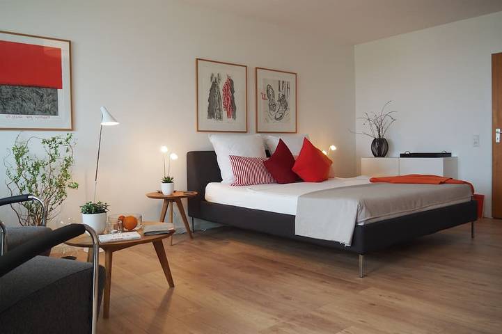 Ferienwohnung für 2 Personen, mit Balkon und Pool sowie Sauna