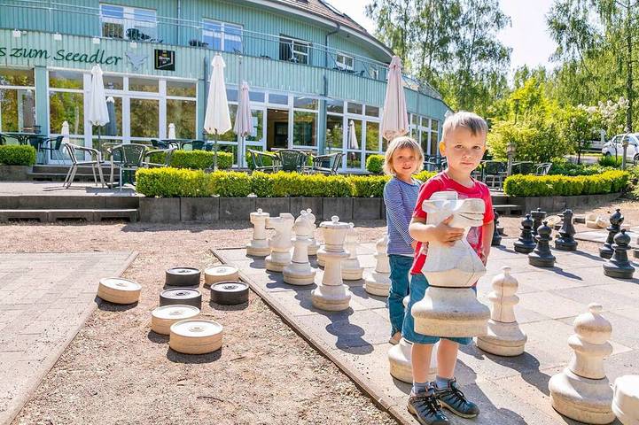 Ferienpark für 2 Personen, mit Terrasse und Sauna in Röbel-Müritz - 4