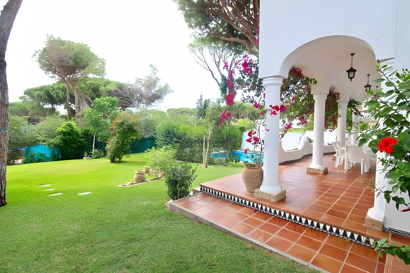 Villa Jacaranda mit privatem Pool und Grill in Chiclana in Los Franceses-La Vega, Chiclana de la Frontera