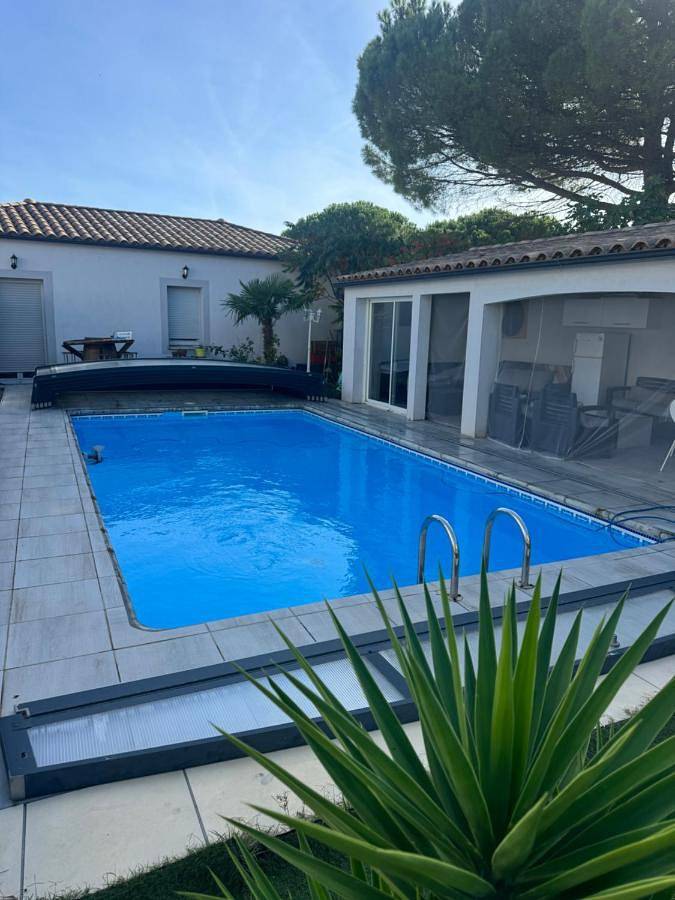 Location de vacances pour 6 personnes, avec piscine et jardin à Villemoustaussou - 3