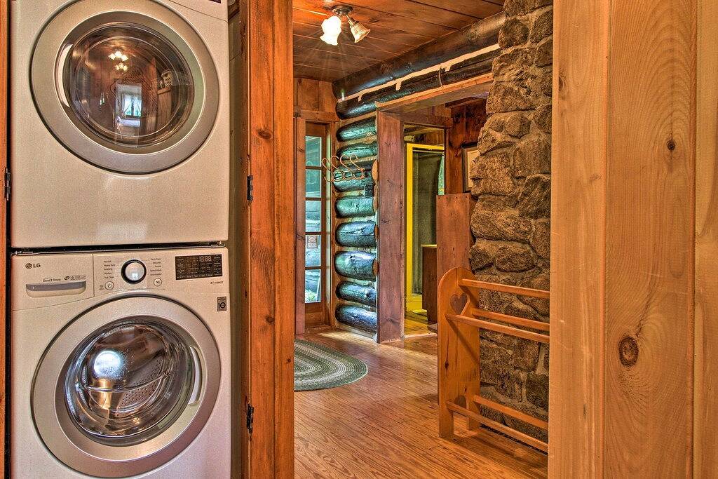 Waterfront Lake George Cabin: Walk to Water in Adirondack Mountains