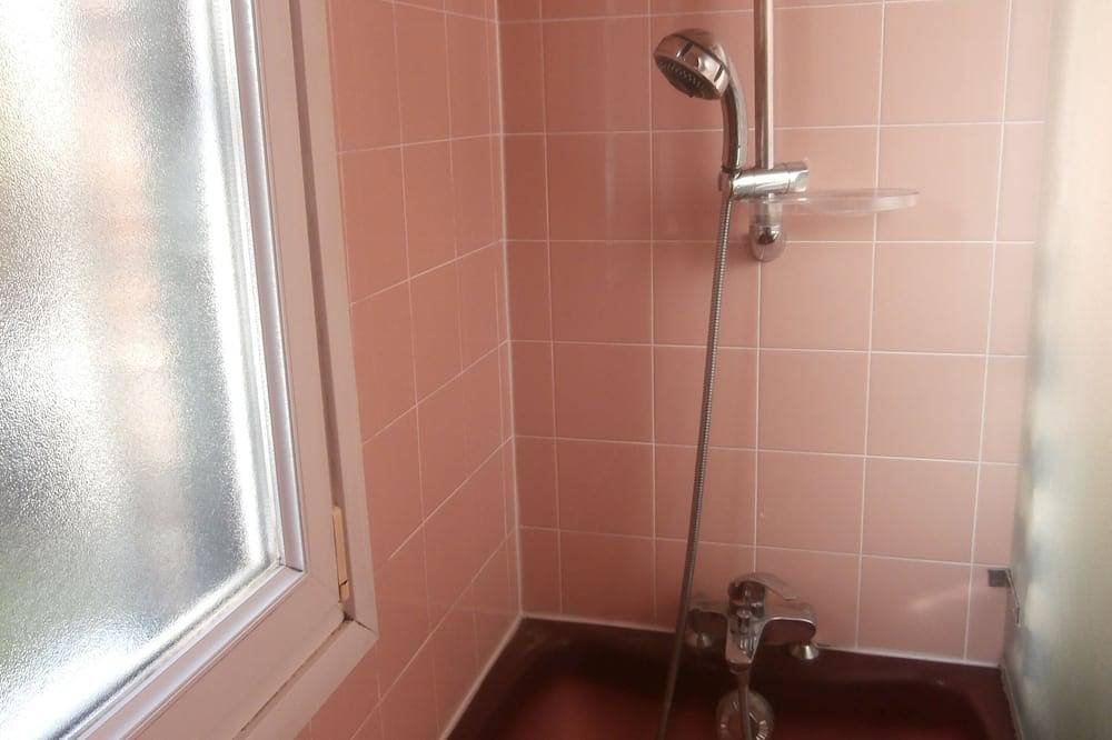 Entire apartment, Chatou City Center in Chatou, Yvelines