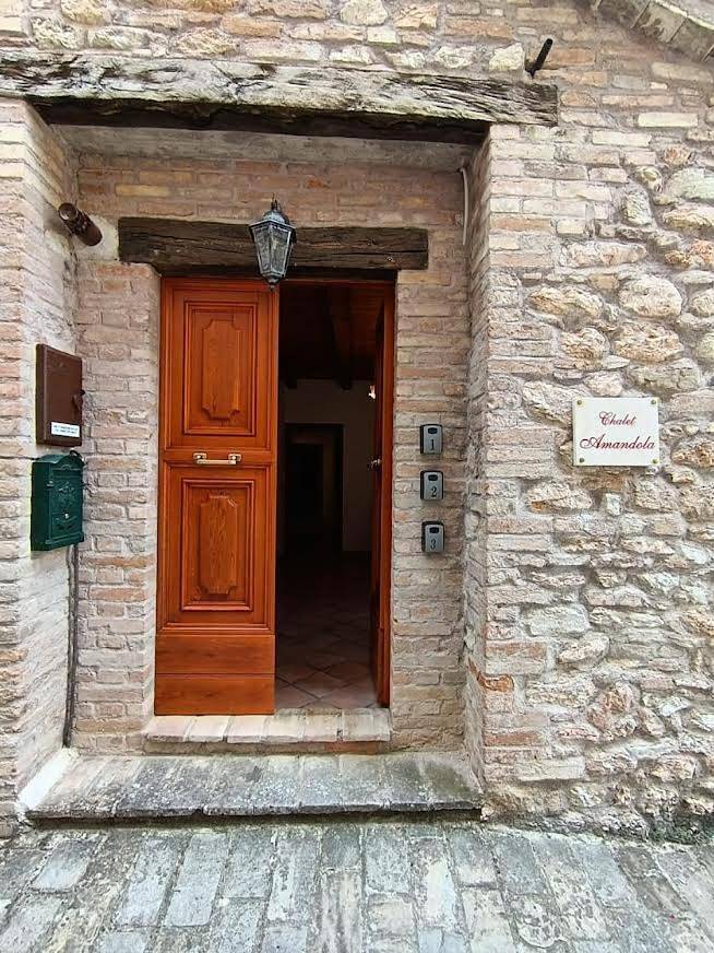 Appartamento per 4 persone, con Terrazza e Giardino nonché Panorama a Amandola