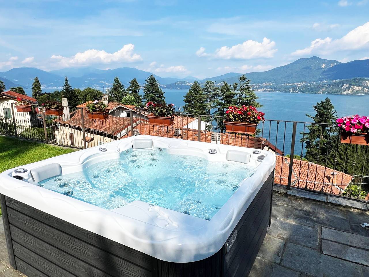 Serra Boutique Villa & Spa with great  lake view in Ghiffa, Tessiner Alpen