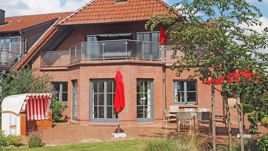 Ferienhaus für 12 Personen, mit Garten und Balkon sowie Sauna am Schweriner See