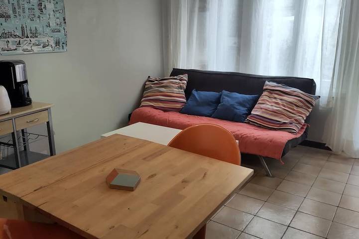 Ganze Wohnung, In der Mitte des Dorfes, sehr ruhig, in der Nähe aller Geschäfte und des Strandes. in Villeneuve-lès-Maguelone, Mittelmeerküste (Frankreich)
