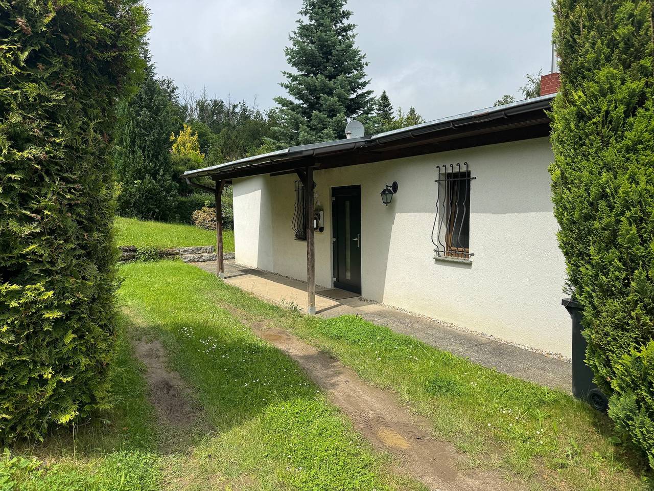 Die kleine Lodge, freistehend, direkte Waldlage, Terrasse, Garten, Grill, Wlan in Wienrode, Blankenburg