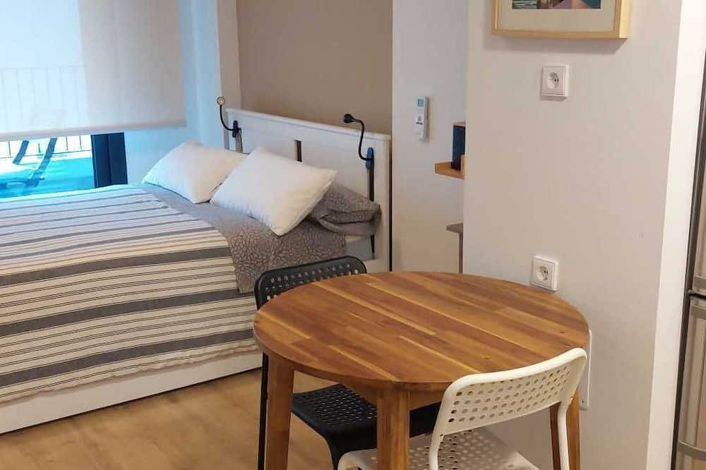 Entire apartment, Studio Home Madrid in San Sebastián de los Reyes, Madrid Province