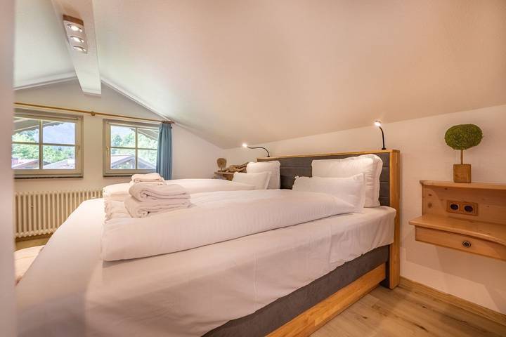Ferienwohnung für 4 Personen, mit Balkon am Eibsee - 2
