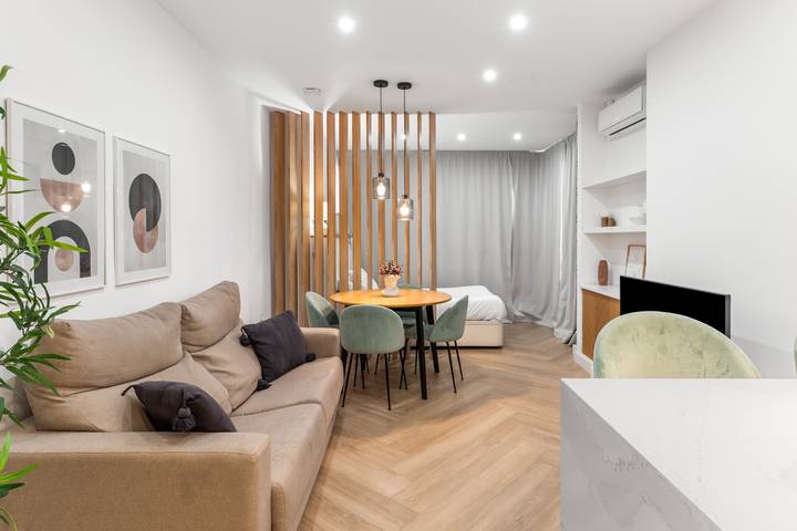 Ganze Wohnung, Apartment 'Sky Costa Del Sol' mit Gemeinschaftspool, WLAN und Klimaanlage in La Colina Torremolinos, Torremolinos