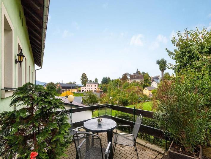 Ferienwohnung für 2 Personen, mit Terrasse und Garten in Lichtenhain