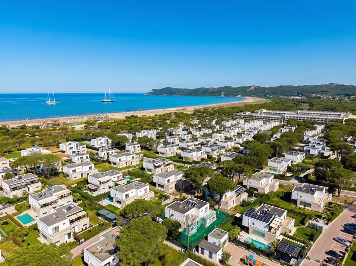 Ganze Wohnung, Ferienwohnung für 5 Personen mit Balkon in Ishëm, Albanien