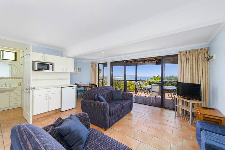 Holiday home for 10 people, with terrace in Crescent Head