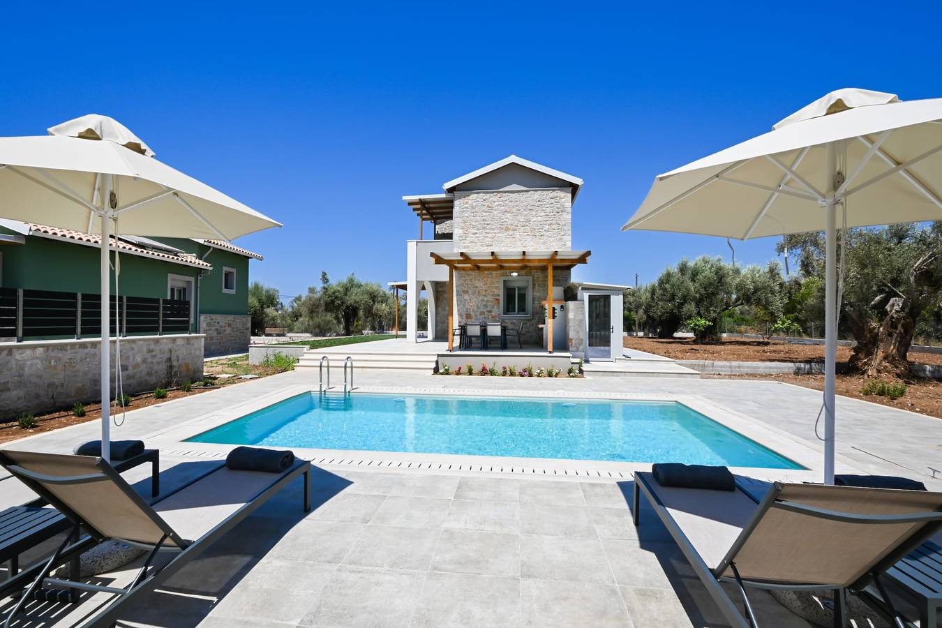 Charming Villa Penelope with Private Pool walking distance to Lefkada town in Lefkada Stadt, Griechenland