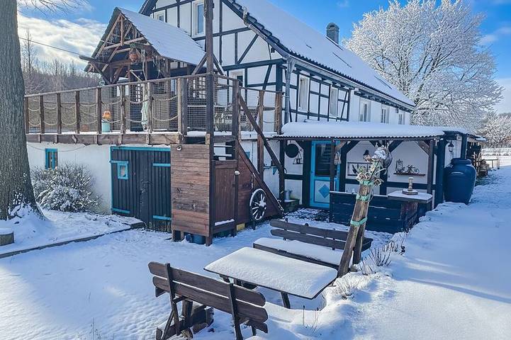 Ferienhaus für 10 Personen, mit Balkon und Whirlpool sowie Garten in Niederschlesien