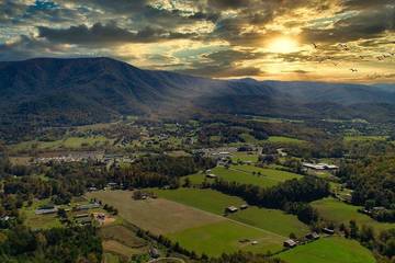 Log Cabin for 4 Guests in Waldens Creek, Wears Valley, Picture 2