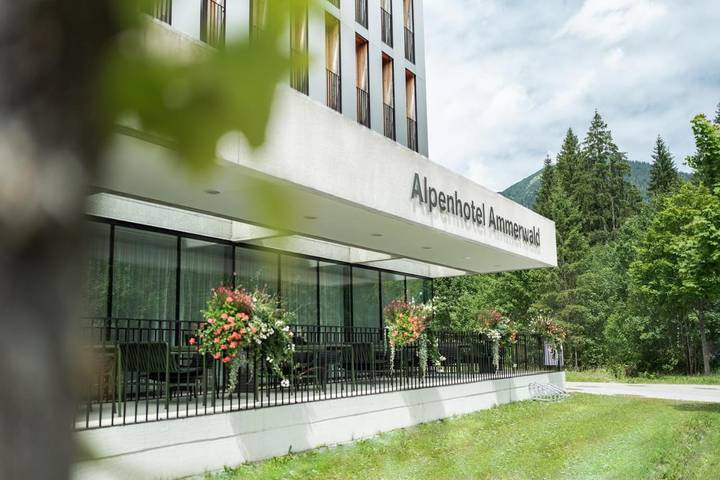 Hotel für 3 Personen, mit Sauna und Terrasse sowie Ausblick und Pool in Reutte