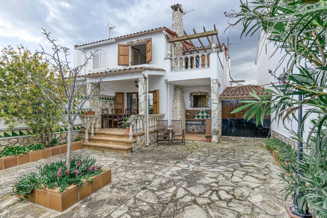 Villa 'Olivera' avec terrasse privée et jardin privé in L'Escala, Haut-Ampurdan