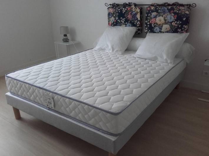 Location de vacances pour 4 personnes, avec vue et jardin à Chenac-Saint-Seurin-d'Uzet - 4