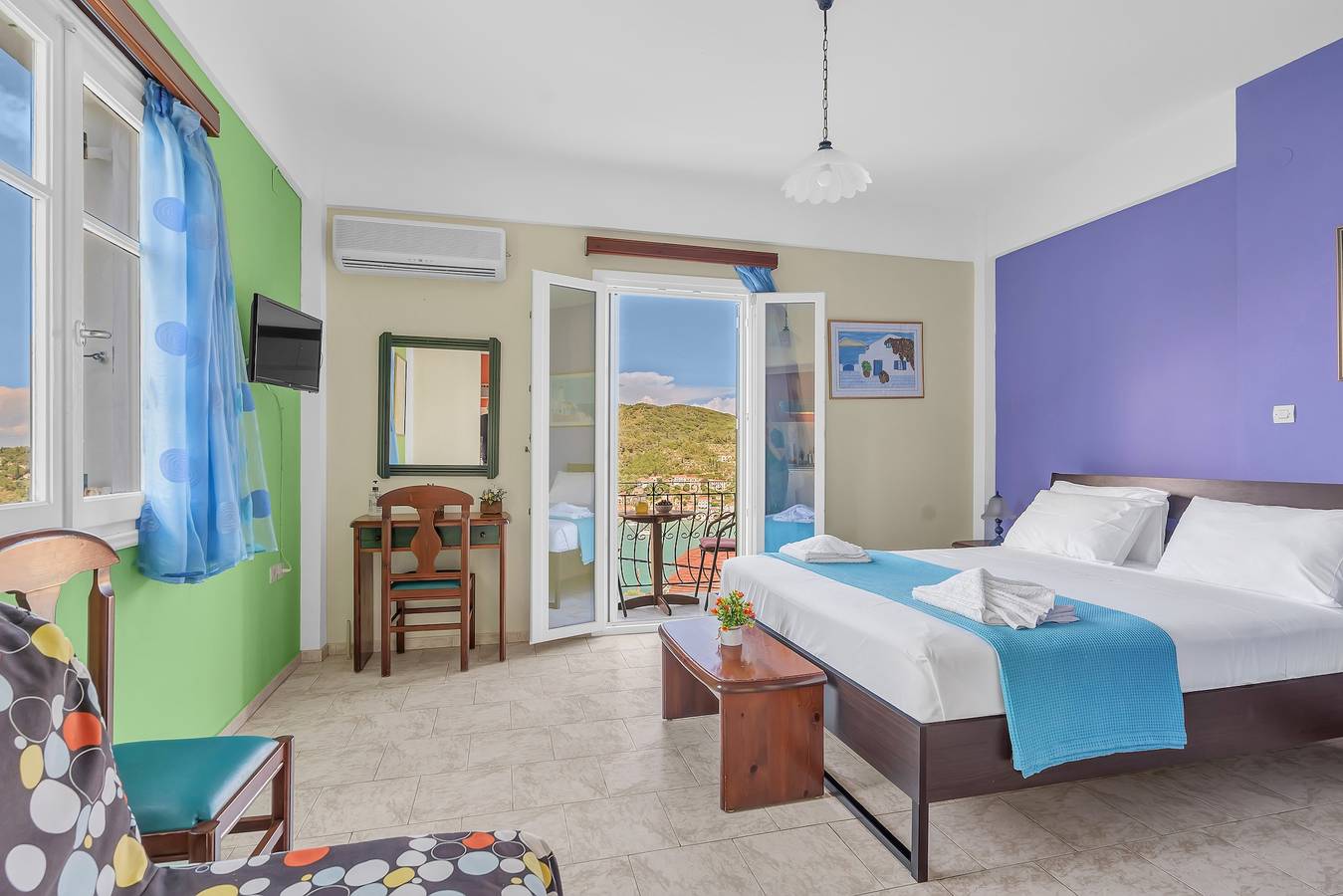 Monolocale intero, Monolocale 'Veronis 7' con vista mare, piscina condivisa e Wi-Fi in Vathy, Itaca
