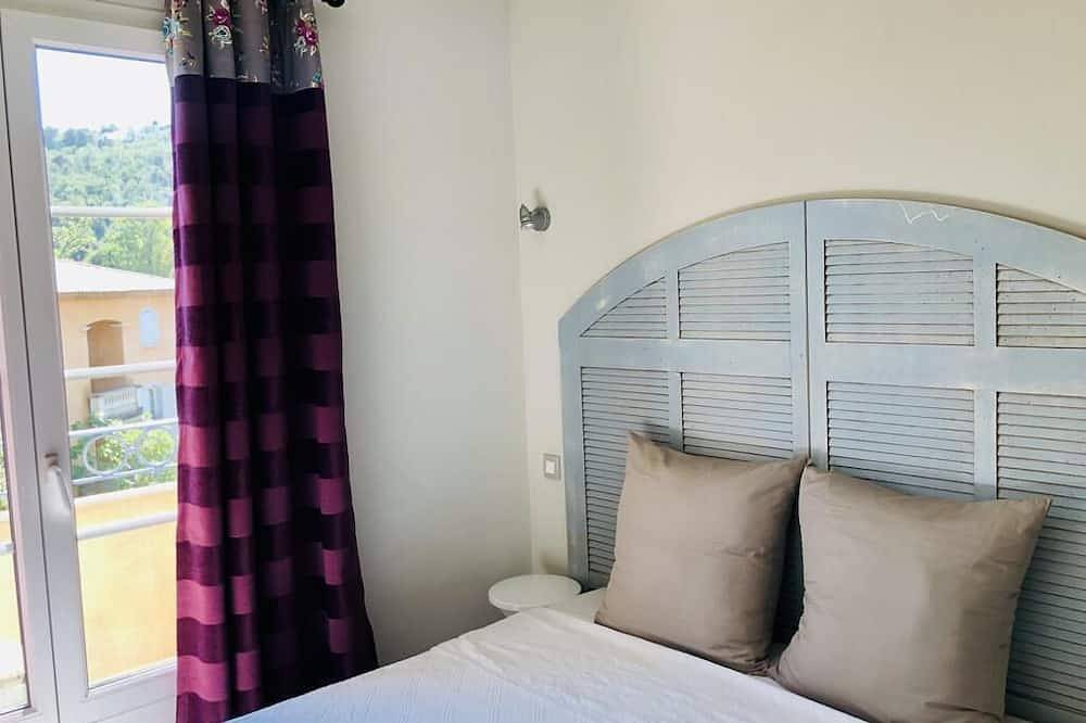 Entire apartment, Apartment 4 people Var in Callian, Draguignan region