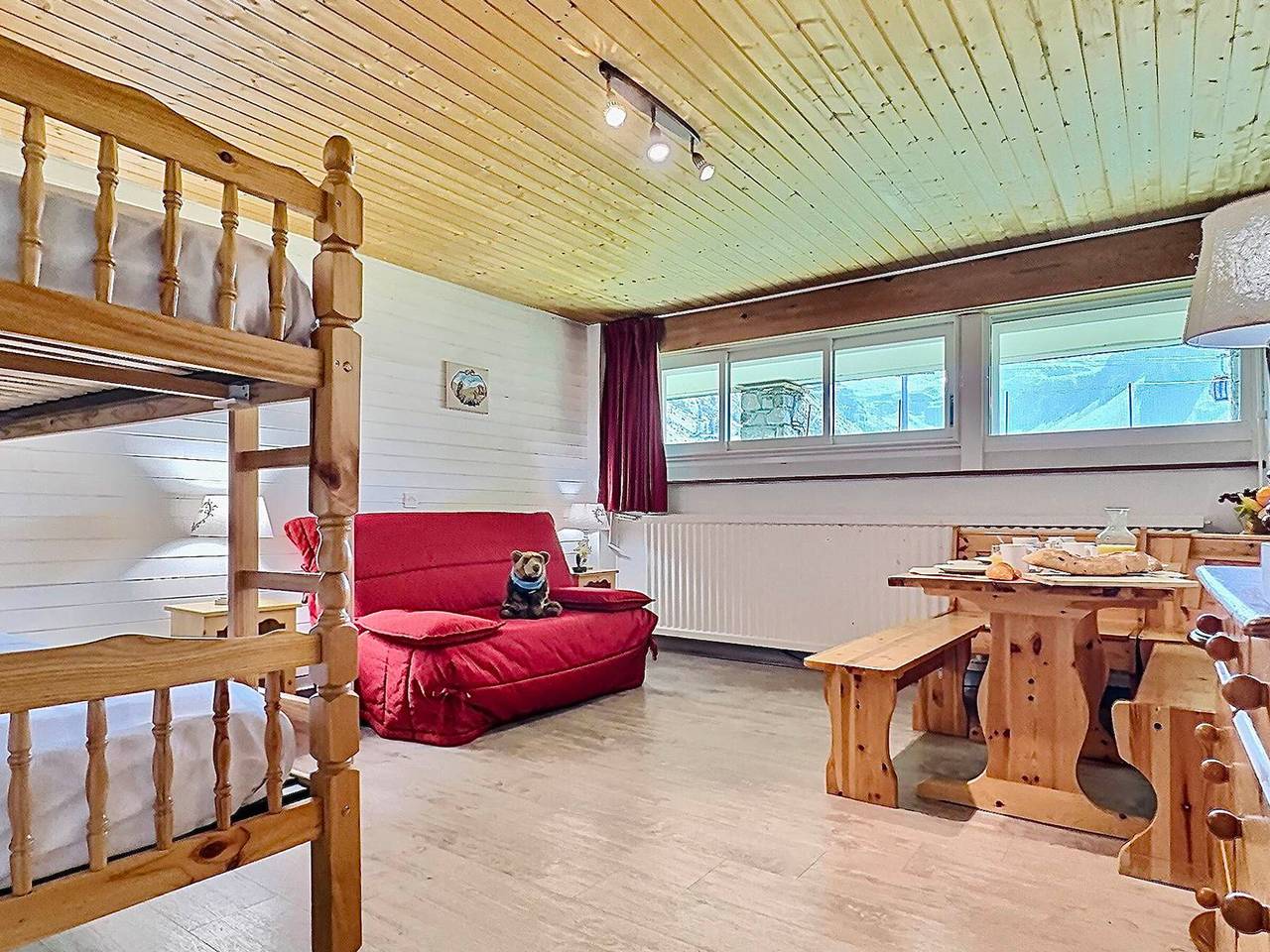 Gehele studio, Cozy 4-Person Apt in Tignes Le Lac - Ski-In/Ski-Out, Close to Amenities in Tignes, Vanoise Nationaal Park
