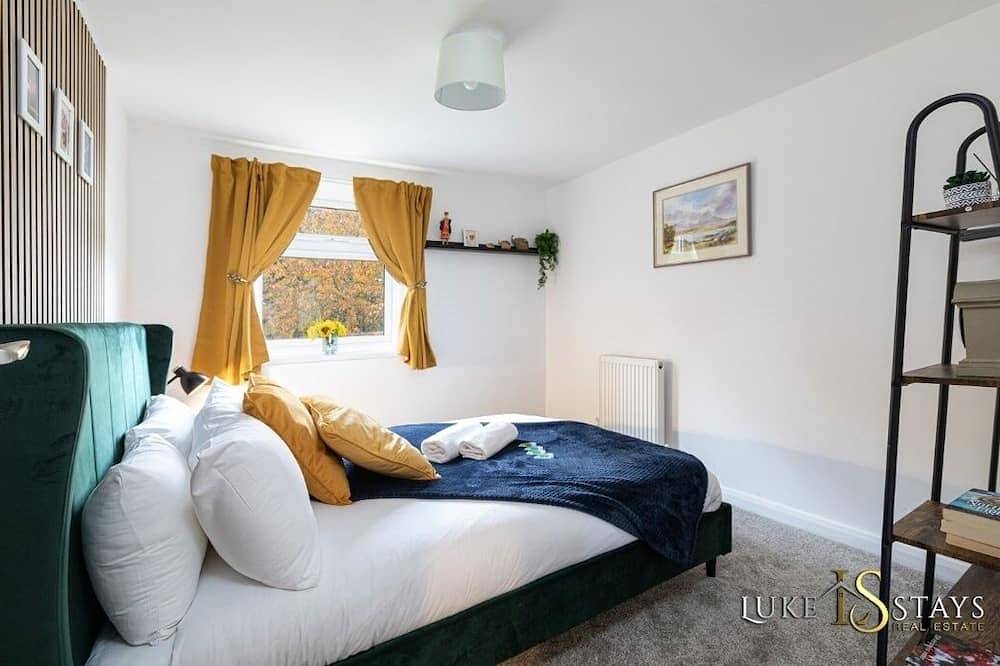 Luke Stays- Newtown Hall Cottage in Durham, County Durham