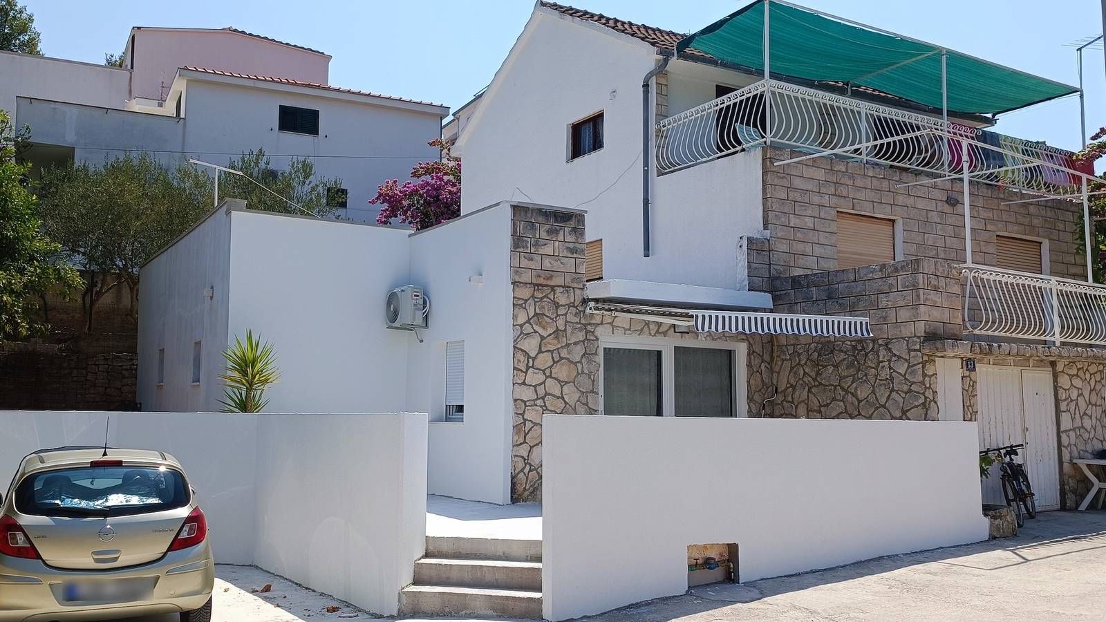 Entire apartment, Two bedroom apartment with terrace and sea view Sutivan, Brač A-21426-a in Sutivan, Brac