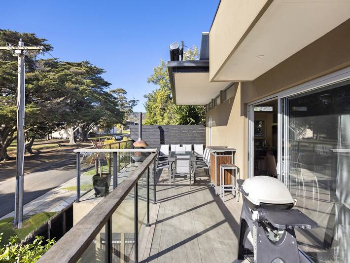 Entire apartment, Spacious 3-Bed Townhouse Near Dromana Beach in Melbourne, Mornington Peninsula