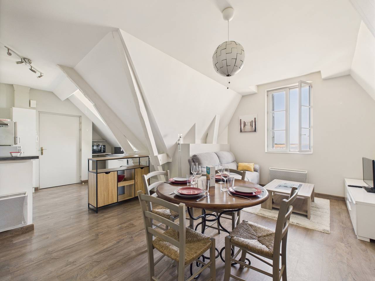 Appartement entier, Appartement pour 4 avec vue sur l'océan in Saint-Gilles-Croix-de-Vie, Vallée de la Loire