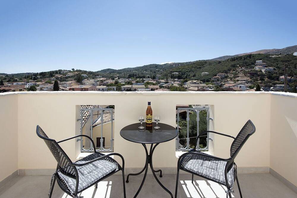 Close to the beach, spacious one-bedroom apartment with sea views., foto 8