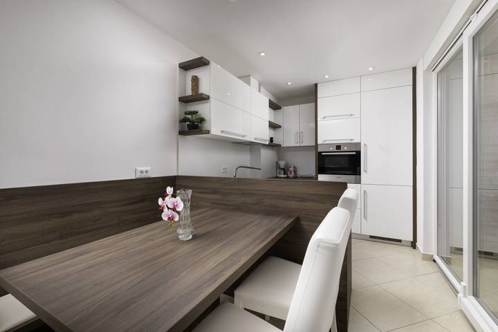 Ganze Wohnung, Ferienwohnung Seafront Maris - 2 in Soline, Krk