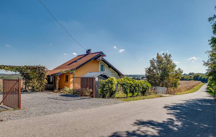 Gemütliche 1-Zimmer-Wohnung mit Pool, Grill, WLAN und Parkplatz in Kapela, Bjelovar-Bilogora