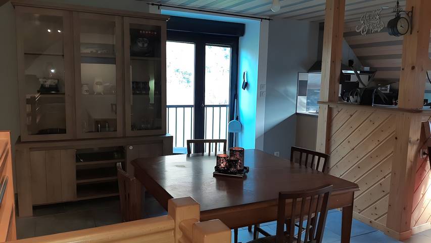 Maison de vacances « La Grange Aux Chats » avec vue montagne, Wi-Fi et climatisation in Campan, Pyrénées