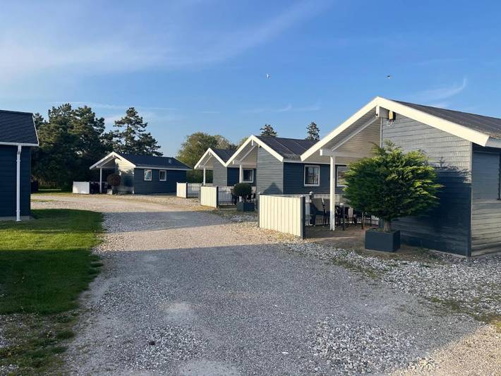 Camping für 5 Personen, mit Terrasse und Garten sowie Pool auf Seeland