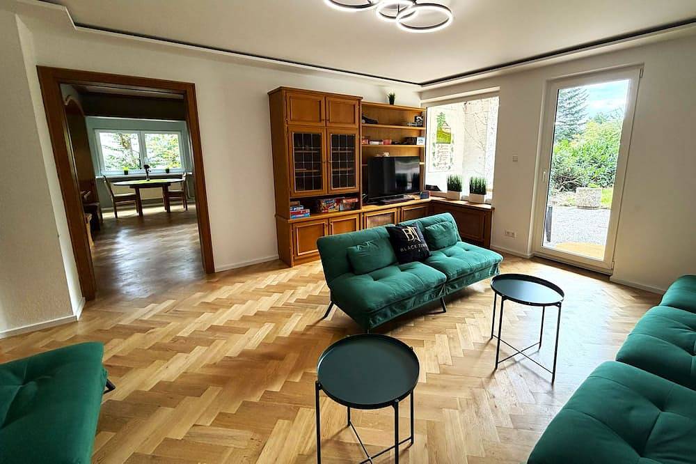 Gästehaus Waldruhe – Großes Ferienhaus für Gruppen & Familien in Enzklösterle, Nordschwarzwald