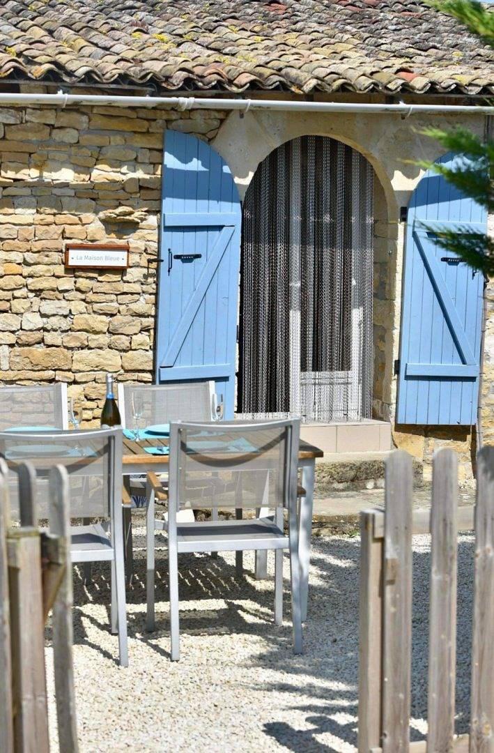 La Maison Bleue - Forest Gites in Chey, Région de Niort