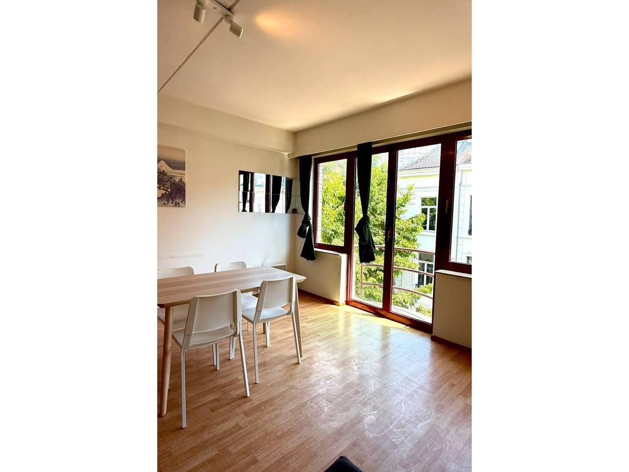 Apartamento entero, Apartamento luminoso en Amberes con capacidad para 9 personas. in Amberes, Región de Amberes