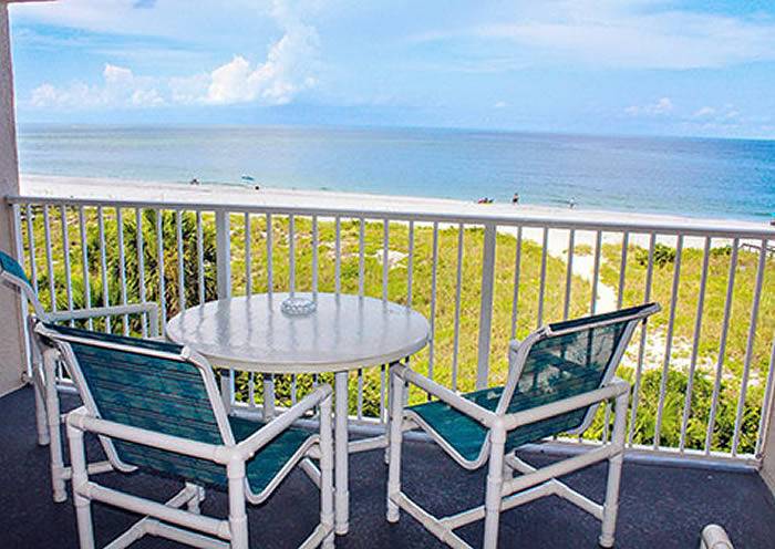 Entire apartment, Sand Pebble Resort in Treasure Island, Pinellas County