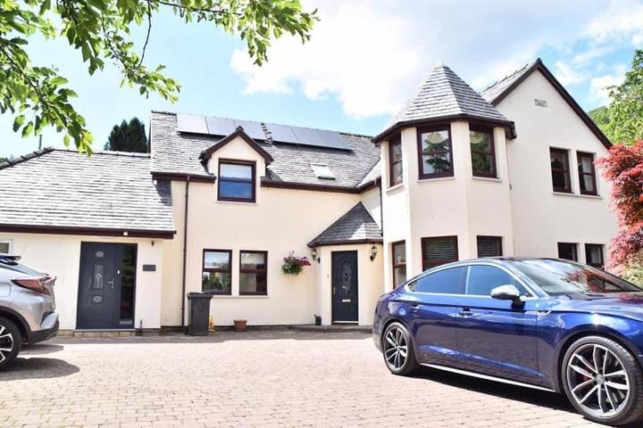 Maison d’hôte pour 2 personnes, avec jacuzzi et sauna ainsi que terrasse et jardin dans Écosse