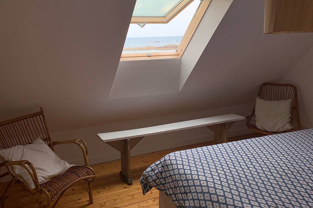 'Le Paradis Bleu' house \"feet in the water\" and facing the typically Breton port in Plouescat, Côte des Légendes