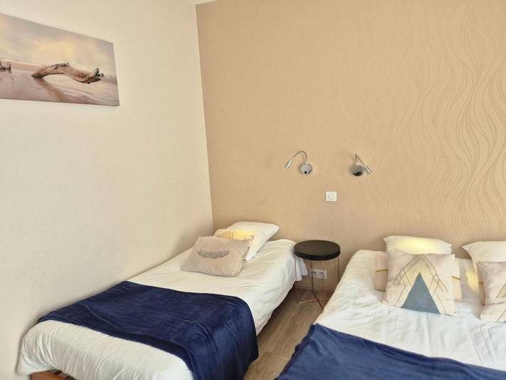 Hôtel pour 4 personnes, avec terrasse, animaux acceptés à Naves - 2