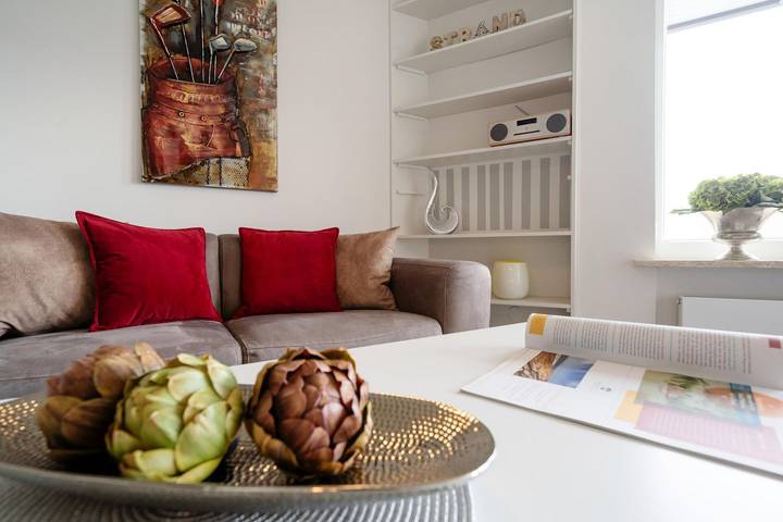 Ganze Wohnung, Modernes 2-Zimmer App. mit Balkon, Pkw-Stellplatz, Wlan. Haustiere erlaubt. in Westerland, Sylt (Gemeinde)