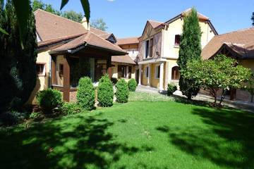 Gîte pour 7 personnes, avec jacuzzi et jardin à Arbus